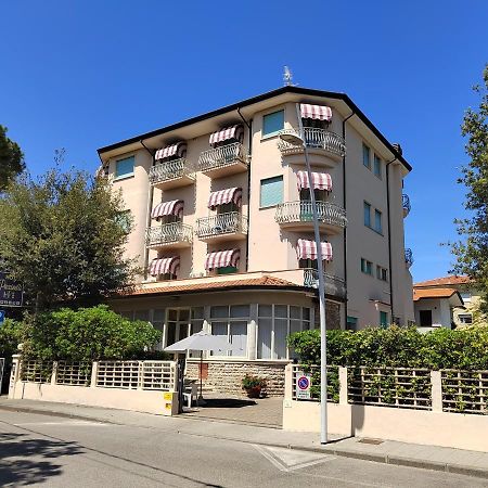 Hotel Puccinelli Lido di Camaiore Exterior foto